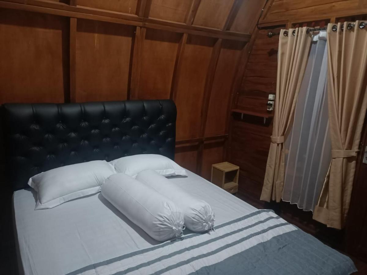 Villa Wooden House Paseban à Bogor Extérieur photo