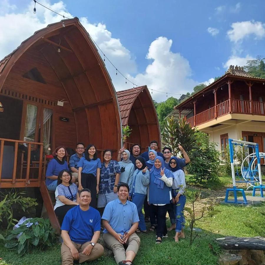 Villa Wooden House Paseban à Bogor Extérieur photo